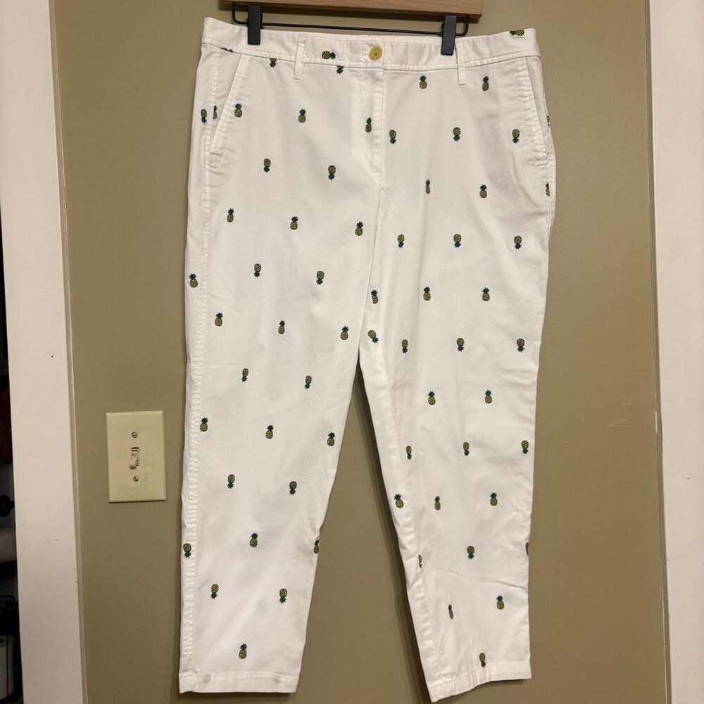 Talbots Women White Embroidered Pineapple Girlfriend Chino 98% Cotton Petite 14